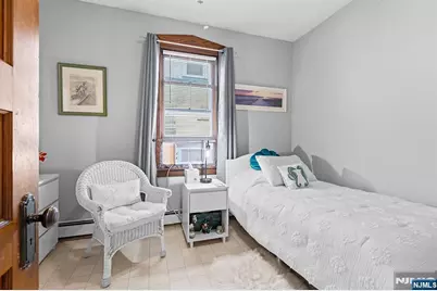 433 Stuyvesant Avenue, Lyndhurst Township, NJ 07071 - Photo 10