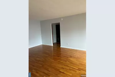 148 Undercliff Avenue 4 #4, Edgewater, NJ 07020 - Photo 6