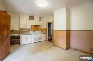 233 Park St, East Orange, NJ 07017 - Photo 8