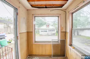 233 Park St, East Orange, NJ 07017 - Photo 18