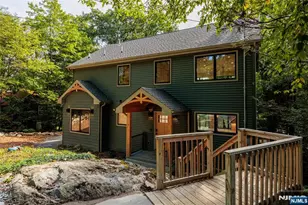 310 Lakeshore Dr, Vernon, NJ 07422 - Photo 1