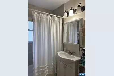 772 Clark Avenue 2nd Fl #2nd Fl, Ridgefield, NJ 07657 - Photo 6