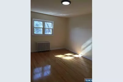 772 Clark Avenue 2nd Fl #2nd Fl, Ridgefield, NJ 07657 - Photo 4