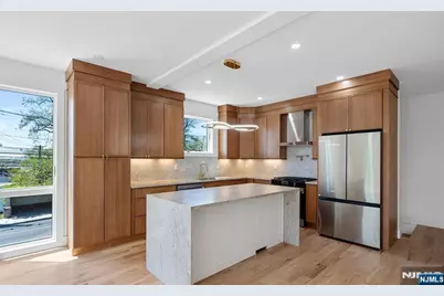 853 Pleasantview Terrace 2 #2, Ridgefield, NJ 07657 - Photo 6