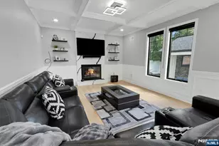 207 Wilsey Ct, Paramus, NJ 07652 - Photo 20