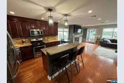 112 Tontine Avenue, Lyndhurst Township, NJ 07071 - Photo 12