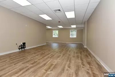 555 Goffle Road 220 #220, Ridgewood, NJ 07450 - Photo 4