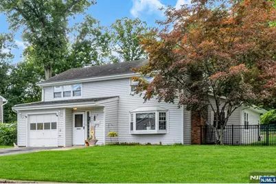 34 Salrit Avenue, Waldwick, NJ 07463 - Photo 2