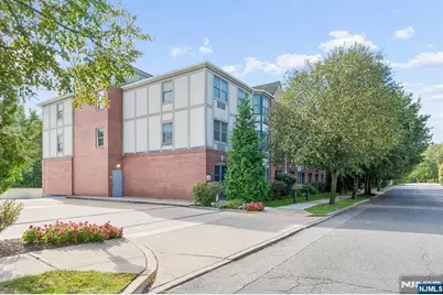 323 Willow Street 2I #2i, Teaneck Township, NJ 07666 - Photo 2