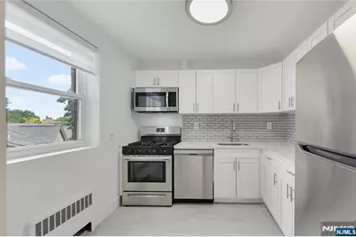 2345 Linwood 3E #3E, Fort Lee, NJ 07024 - Photo 4