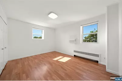 2345 Linwood Avenue 5E #5E, Fort Lee, NJ 07024 - Photo 10