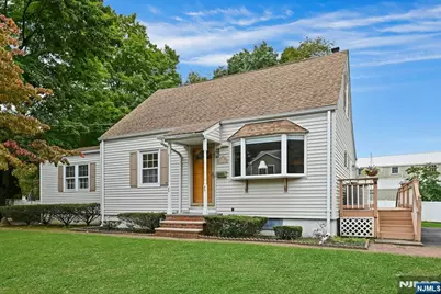 35 Oak Street, Oakland, NJ 07436 - Photo 2