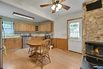 35 Oak Street, Oakland, NJ 07436 - Photo 8