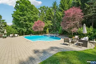 416 Devonshire Dr, Franklin Lakes, NJ 07417 - Photo 44