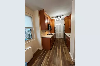 2077 Center Avenue 7J #7J, Fort Lee, NJ 07024 - Photo 8