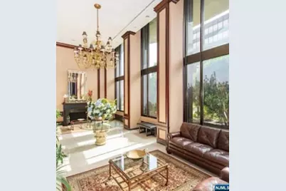2077 Center Avenue 7J #7J, Fort Lee, NJ 07024 - Photo 2