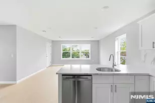 388 Summer Ave, Newark, NJ 07104 - Photo 10