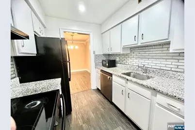 666 Mill Street C8 #C8, Belleville, NJ 07109 - Photo 4
