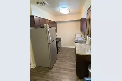 280-320 Oak Street 300 D #300 D, Ridgewood, NJ 07450 - Photo 12