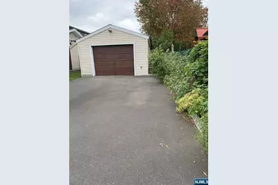 73 Tuella Avenue, Elmwood Park, NJ 07407 - Photo 10