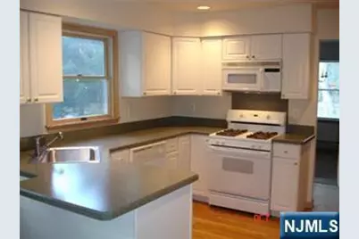 47 Crescent Avenue, Waldwick, NJ 07463 - Photo 2