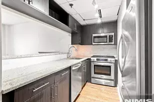 227 Columbus Dr 214B, Jersey City, NJ 07302 - Photo 6