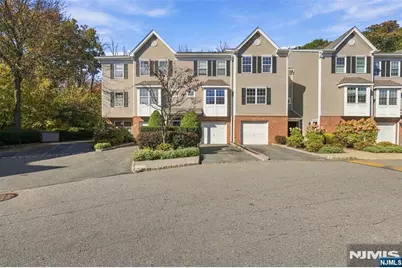 22 Greenbrook Drive, Bloomfield, NJ 07003 - Photo 4