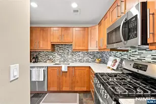 22 Greenbrook Dr, Bloomfield, NJ 07003 - Photo 16