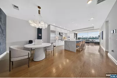 9 Somerset Lane 410 #410, Edgewater, NJ 07020 - Photo 6