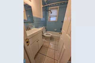 4 W Washington Place 4 #4, Palisades Park, NJ 07650 - Photo 8