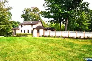 830 Circle Ave, Franklin Lakes, NJ 07417 - Photo 2