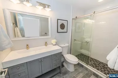 18 Chaz Way, Fairfield, NJ 07004 - Photo 16