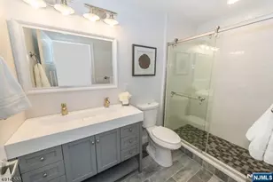 18 Chaz Way, Fairfield, NJ 07004 - Photo 16
