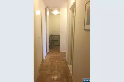 2000 Linwood Avenue 11B #11B, Fort Lee, NJ 07024 - Photo 6