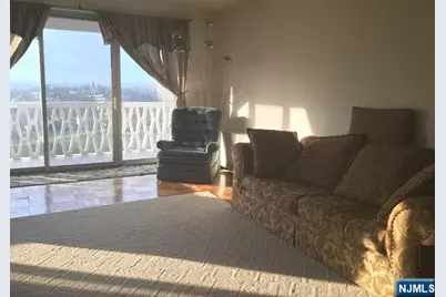 2000 Linwood Avenue 11B #11B, Fort Lee, NJ 07024 - Photo 4
