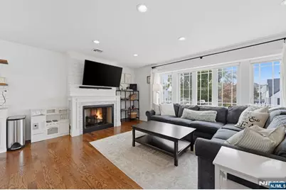 7 Grant Street, Elmwood Park, NJ 07407 - Photo 6