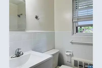 241 Passaic Street 9B #9B, Rochelle Park Township, NJ 07662 - Photo 4