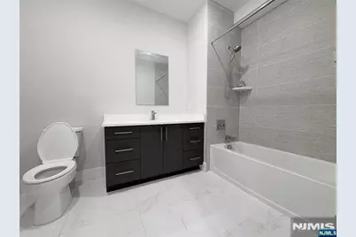 1685 Bergen Boulevard 602 #602, Fort Lee, NJ 07024 - Photo 8