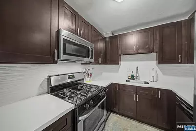 2000 Linwood Avenue 12N #12N, Fort Lee, NJ 07024 - Photo 6