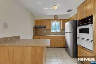113 Rochelle Parkway 2, Saddle Brook Township, NJ 07663 - Photo 10