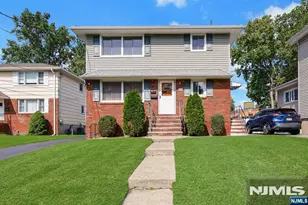 113 Rochelle Parkway 2, Saddle Brook Township, NJ 07663 - Photo 2