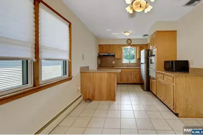 113 Rochelle Parkway 2 #2, Saddle Brook Township, NJ 07663 - Photo 10