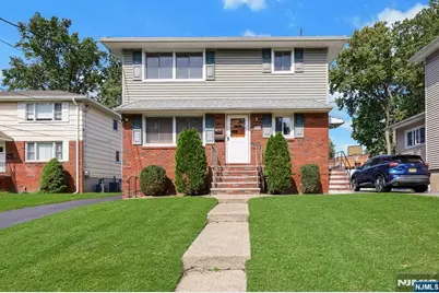 113 Rochelle Parkway 2 #2, Saddle Brook Township, NJ 07663 - Photo 2