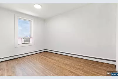 19 Summer Street, Lodi, NJ 07644 - Photo 6