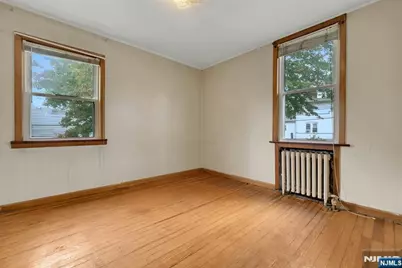 153 Orient Way, Lyndhurst Township, NJ 07071 - Photo 18