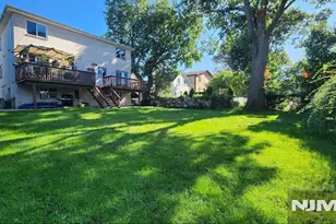 2425 1st St, Fort Lee, NJ 07024 - Photo 2
