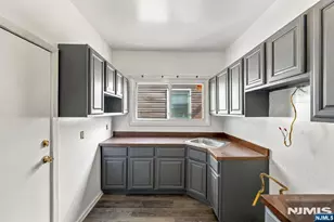 61 Rose Terrace, Newark, NJ 07108 - Photo 16