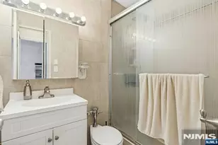 2077 Center Ave 7E, Fort Lee, NJ 07024 - Photo 16