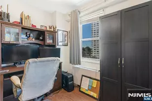 2077 Center Ave 7E, Fort Lee, NJ 07024 - Photo 12