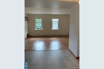 1149 Inwood Terrace 2nd Floor #2nd floor, Fort Lee, NJ 07024 - Photo 6